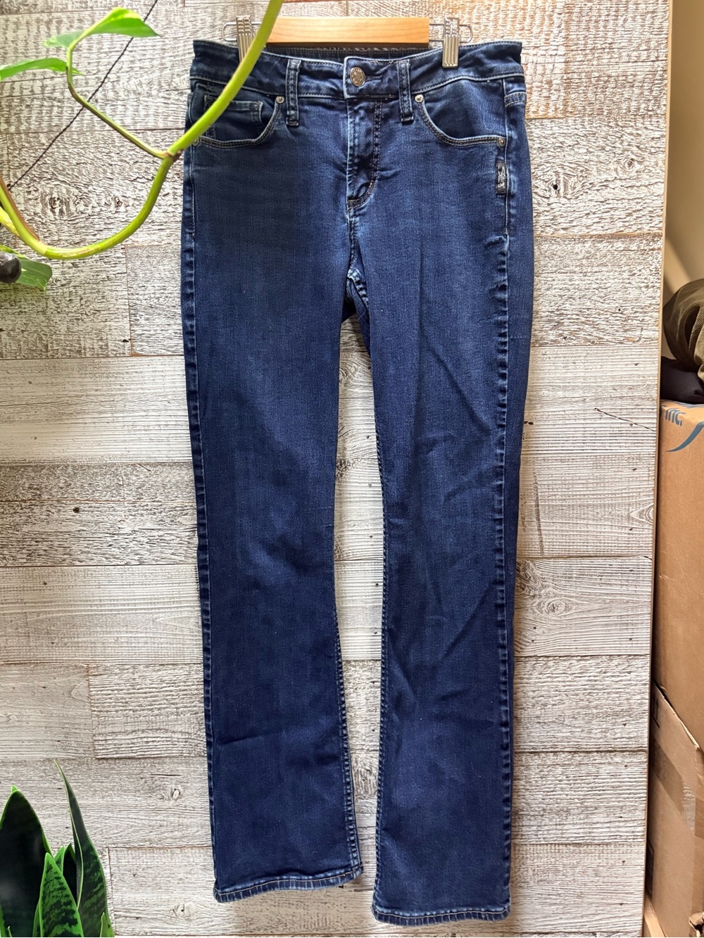 Silver Jeans | Avery Slim Medium Wash Midrise Bootcut Jeans - 27x31